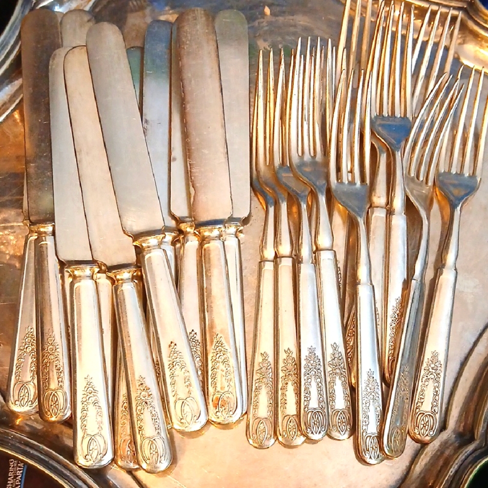 1911 Old Colony Pattern Silver Plated Cutlery Knife / Fork Set